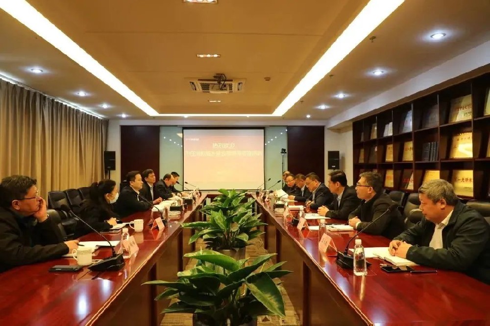 日(rì)照(zhào)市(shì)住建局副局長(cháng)管華一(yī)行(xíng)到(dào)中瑞集團考察調研