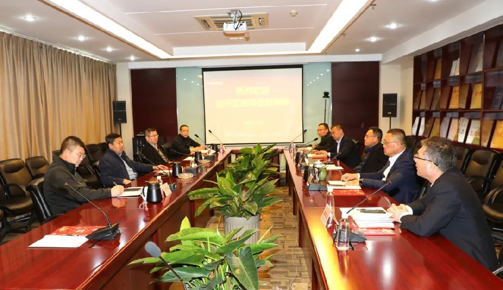 經開(kāi)區(qū)工(gōng)委委員(yuán)、管委副主任夏永帶隊到(dào)中瑞集團考察工(gōng)作(zuò)并座談交流