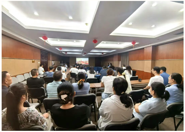 中瑞集團組織觀看(kàn)紀念抗戰勝利80周年(nián)閱兵(bīng)直播